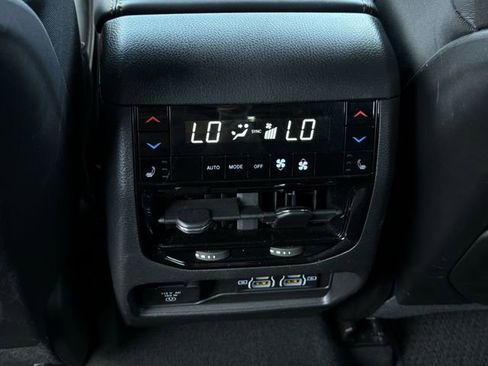 Used 2025 Jeep Grand Cherokee Summit AWD/4WD image 20