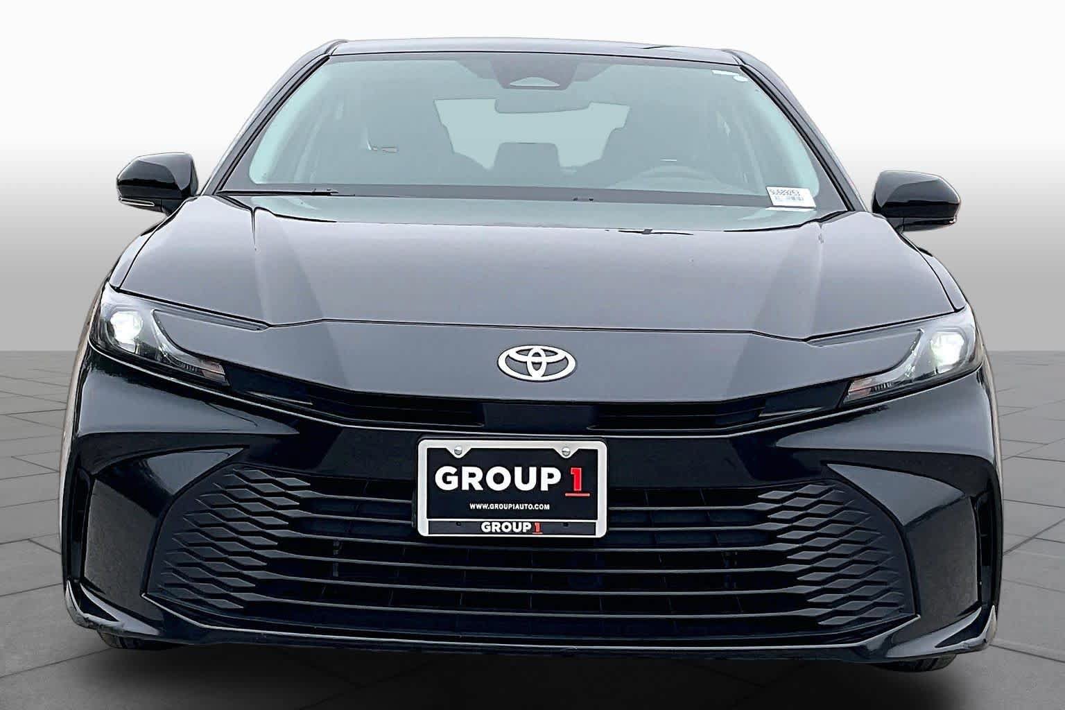 Used 2025 Toyota Camry LE FWD image 4