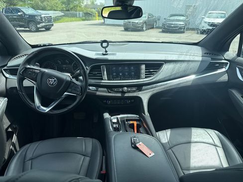 Used 2024 Buick Enclave Essence AWD/4WD image 4