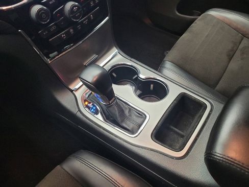 Used 2020 Jeep Grand Cherokee Altitude image 26