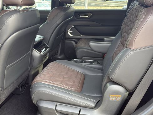 Certified 2025 Nissan Armada Platinum w/ Convenience Package image 21