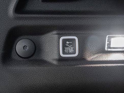 New 2025 Jeep Grand Cherokee L Limited w/ Luxury Tech Group II image 11