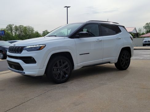 Used 2025 Jeep Compass Limited w/ High Altitude Package AWD/4WD image 2