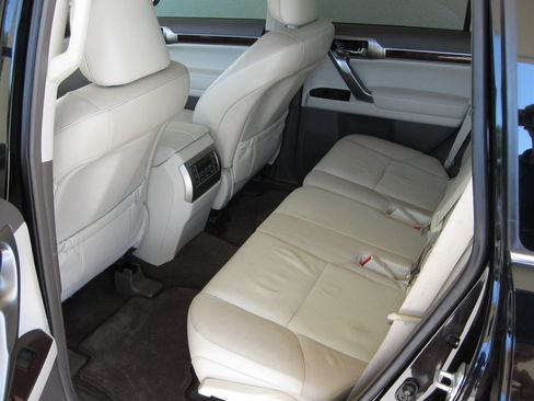 Used 2015 Lexus GX 460 w/ Premium Package AWD/4WD image 28