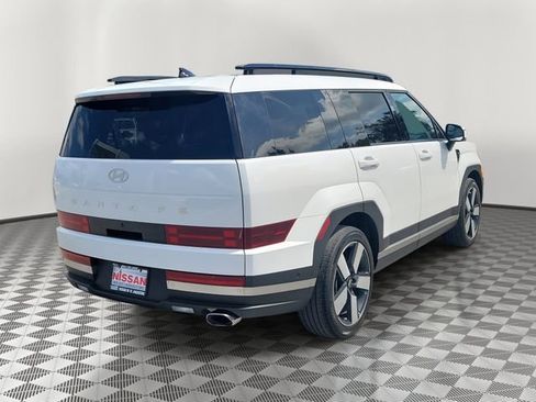 Used 2024 Hyundai Santa Fe Limited image 2