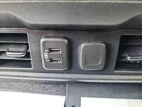 Certified 2021 Chevrolet Silverado 1500 LT AWD/4WD image 26