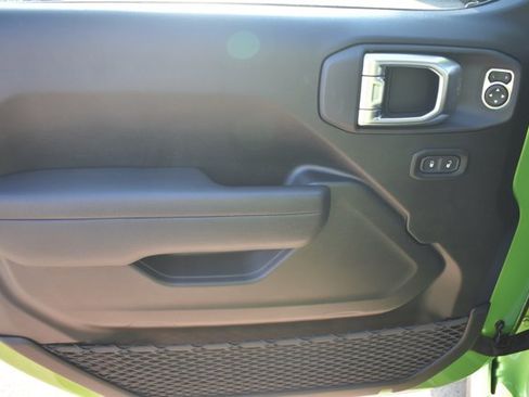 Used 2025 Jeep Wrangler Unlimited Sport AWD/4WD image 13