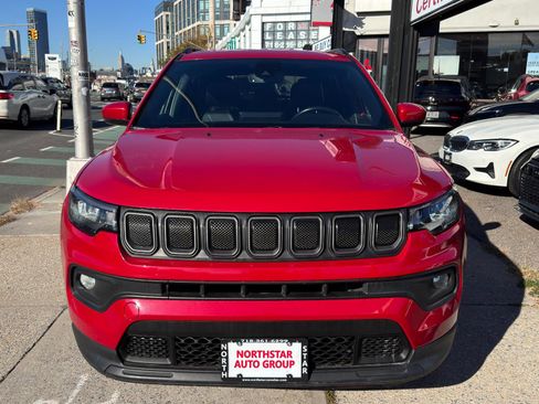 Used 2022 Jeep Compass Limited image 2