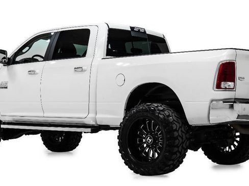 Used 2018 RAM 2500 Laramie AWD/4WD image 4