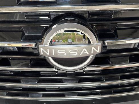 Used 2025 Nissan Rogue SV FWD image 23