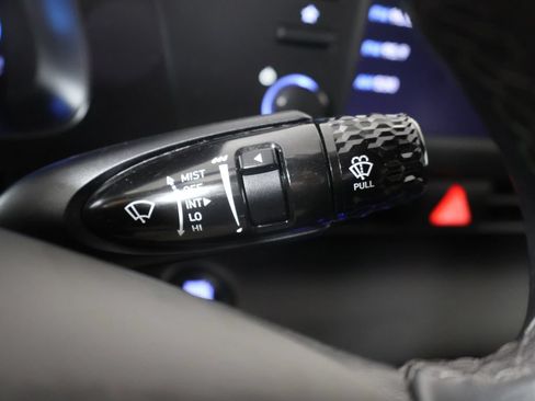 Used 2025 Hyundai Elantra Sport FWD image 35