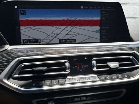 Used 2022 BMW X7 xDrive40i w/ M Sport Package AWD/4WD image 27