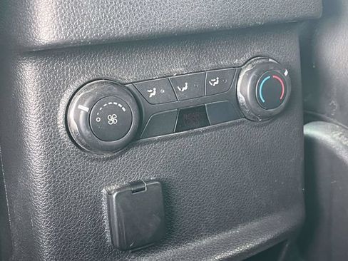 Used 2015 Ford Explorer XLT w/ Equipment Group 202A FWD image 20