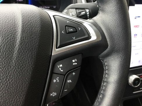 Used 2022 Ford Edge SEL image 16