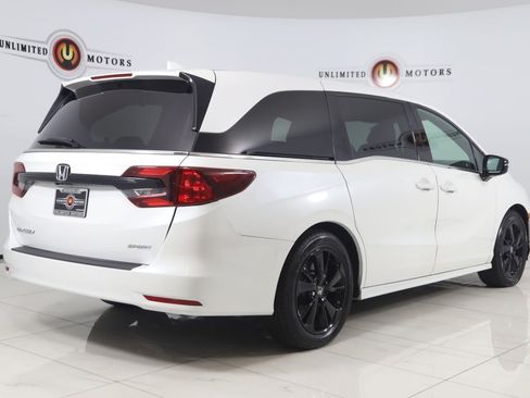 Used 2024 Honda Odyssey Sport image 3