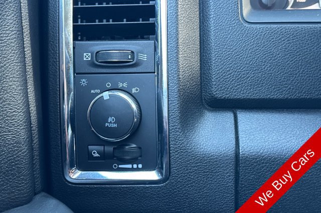 Used 2018 RAM 1500 Laramie w/ Convenience Group AWD/4WD image 32