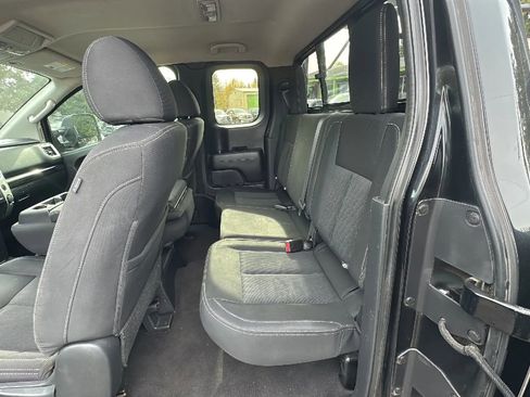 Used 2017 Nissan Titan SV AWD/4WD image 11
