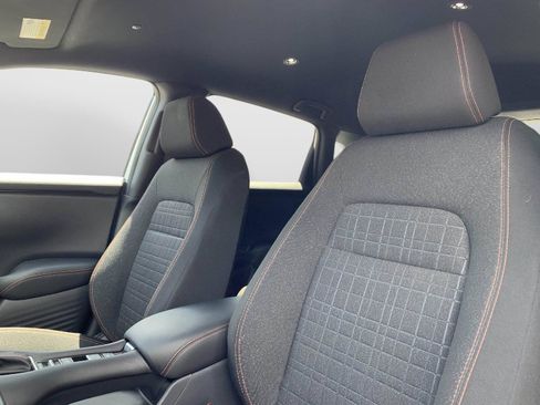 Certified 2025 Honda HR-V Sport image 31