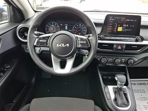 Certified 2022 Kia Forte LXS image 11