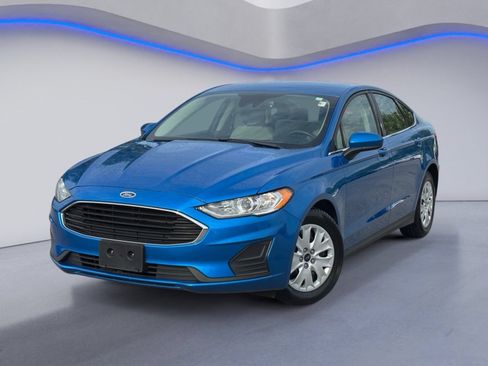 Used 2020 Ford Fusion S FWD image 2
