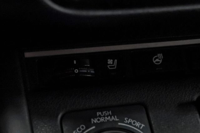 Used 2016 Lexus ES 350 w/ Ultra Luxury Package FWD image 31