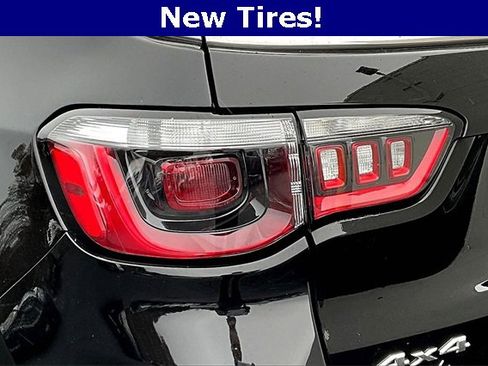 Used 2024 Jeep Compass Latitude image 23