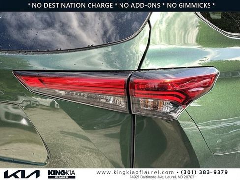 Used 2023 Toyota Highlander XLE AWD/4WD image 29