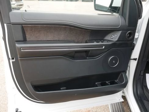 Used 2021 Ford Expedition Limited AWD/4WD image 16