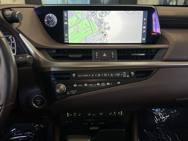 Used 2021 Lexus ES 300h w/ Accessory Package FWD image 36