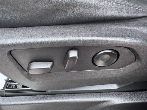 Used 2021 Chevrolet Suburban LT w/ Luxury Package image 15