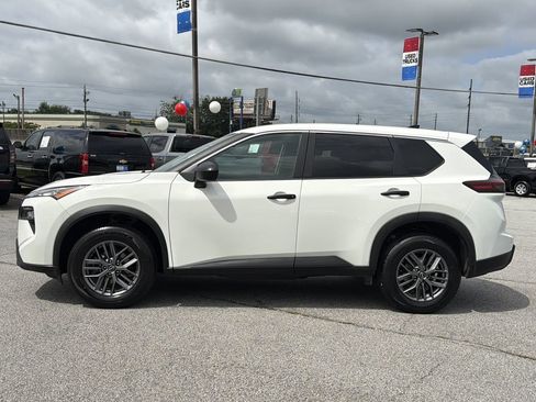 Used 2024 Nissan Rogue S AWD/4WD image 20