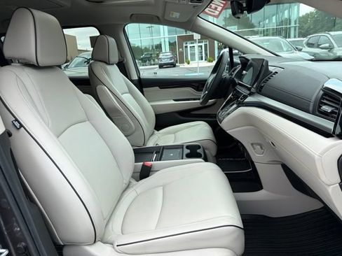 Used 2025 Honda Odyssey Touring image 35