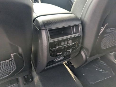 New 2025 Jeep Grand Cherokee Laredo image 11