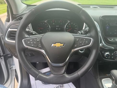Used 2022 Chevrolet Equinox Premier FWD image 33
