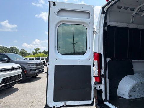 Used 2023 RAM ProMaster 2500 w/ Advance Safety Group (B) FWD image 11