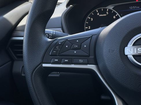 Used 2024 Nissan Altima 2.5 SV image 13