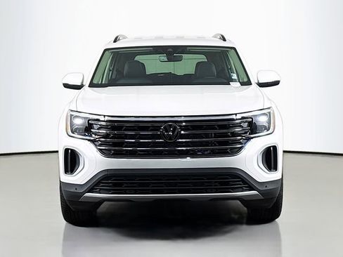New 2026 Volkswagen Atlas SE image 2