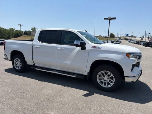 Used 2025 Chevrolet Silverado 1500 LT w/ Z71 Off-Road Package AWD/4WD image 12