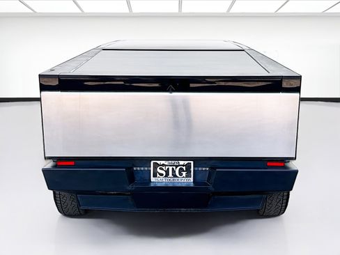Used 2025 Tesla Cybertruck AWD Crew Cab image 5