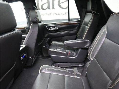 Used 2021 Chevrolet Tahoe Premier w/ Premium Package image 23