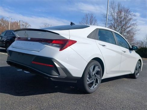 New 2025 Hyundai Elantra Sport image 4