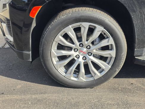 Used 2023 GMC Yukon Denali AWD/4WD image 4