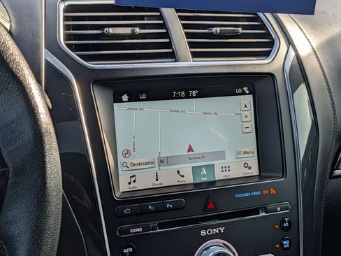 Certified 2018 Ford Explorer Platinum AWD/4WD image 31