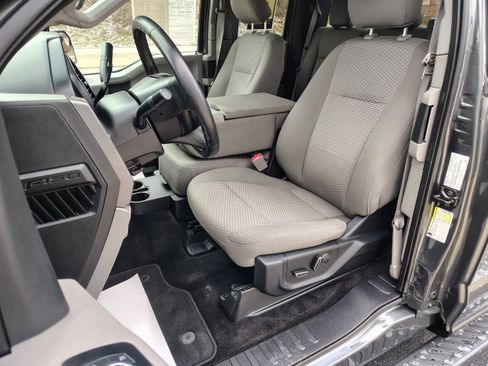 Used 2018 Ford F150 XLT w/ Equipment Group 302A Luxury image 15