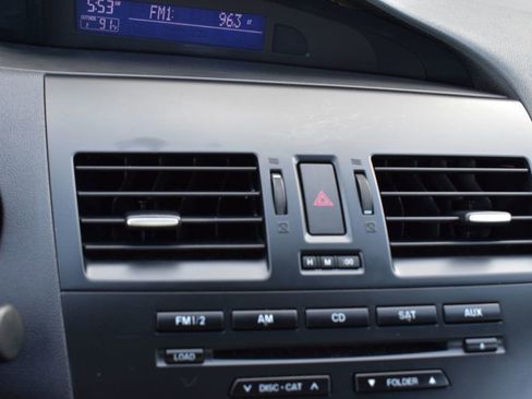 Used 2012 MAZDA MAZDA3 i Sport image 29