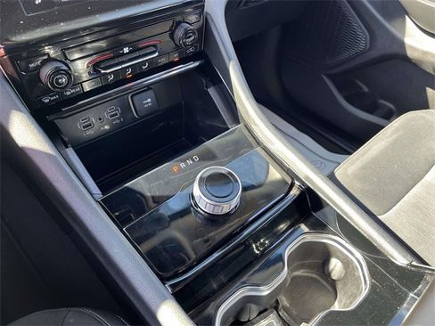 Certified 2023 Jeep Grand Cherokee L Laredo image 23