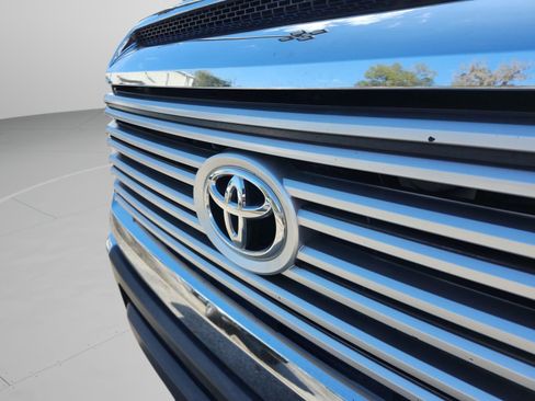 Used 2016 Toyota Tundra Limited image 32