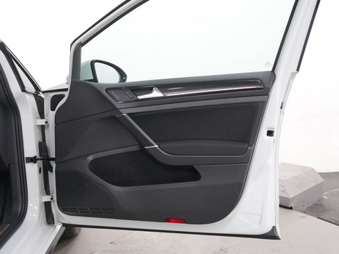 Used 2017 Volkswagen GTI S FWD image 9