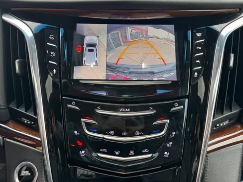 Used 2016 Cadillac Escalade Luxury AWD/4WD image 26