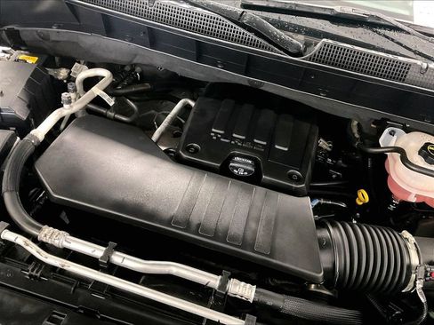 Used 2024 Chevrolet Silverado 1500 LT AWD/4WD image 35